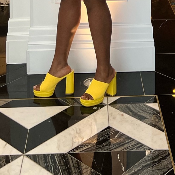 Yellow Mule Sandals 👡 - Picture 4 of 4
